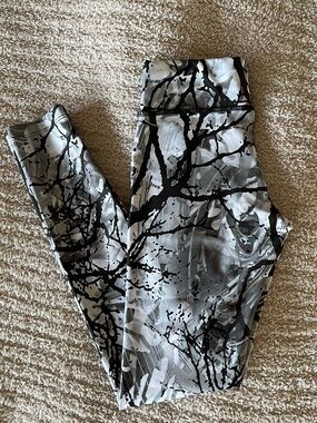 NUX Abstract Paint Splatter Leggings Black White XS